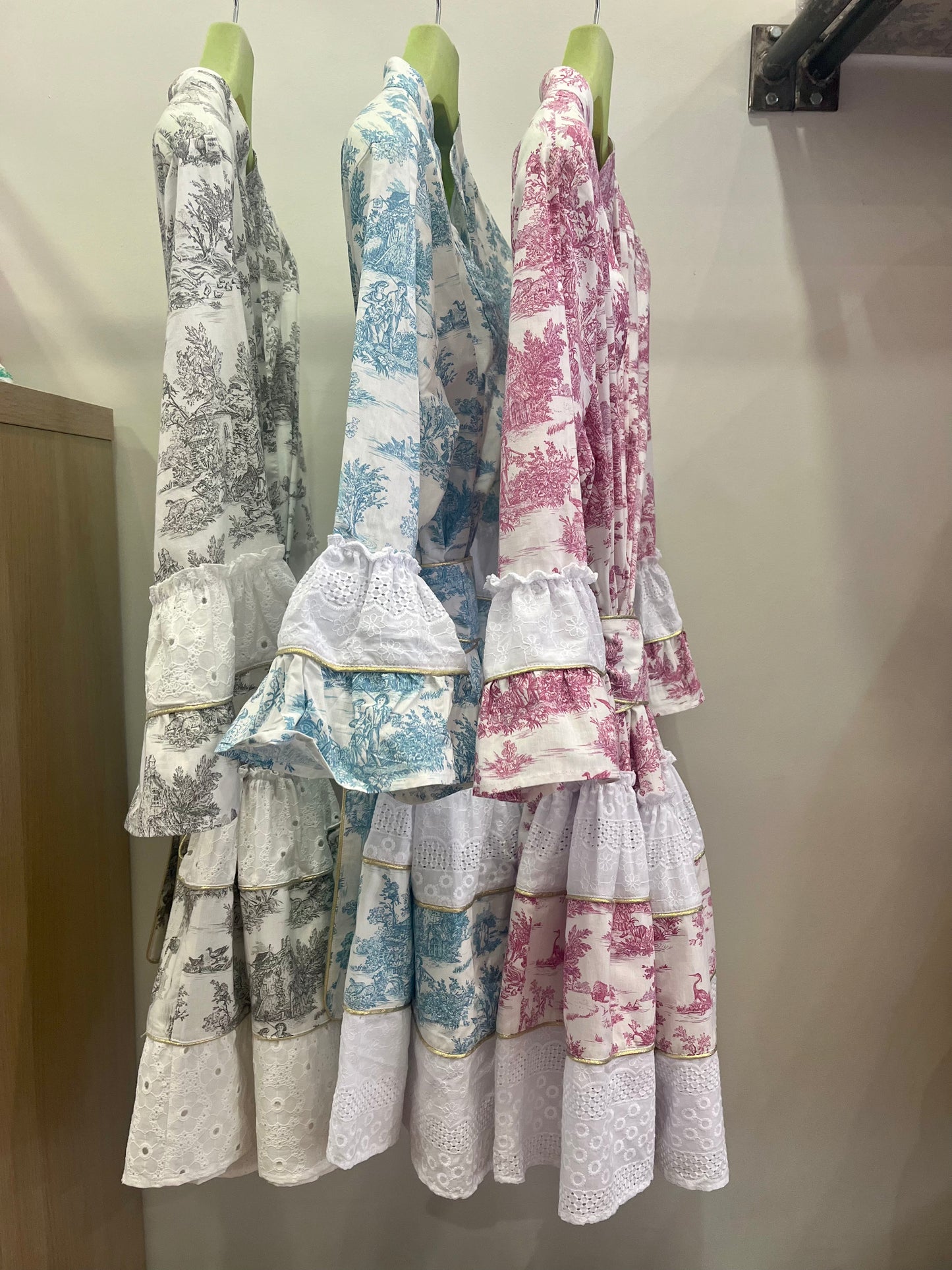 Toile de Jouy - Pompadour medium length