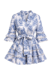 Robe courte Boutique Pep's Taj Mahal en coton blanc et bleu avec motif toile de Jouy et manches à volants