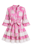 Robe courte rose Boutique Pep's en coton avec imprimé toile de Jouy et détails en broderie anglaise blanche